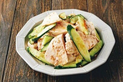 蒸し鶏をメインおかずに。レンジで簡単、やみつきゴマラー油あえレシピ