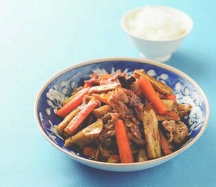 ＜豚肉とゴボウのオイスターソース煮＞豚こま入りのボリューミーな中華風きんぴら