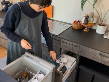 共働き4人家族、「朝食用の食器だけ」別の場所に収納する理由。朝の支度がスムーズに