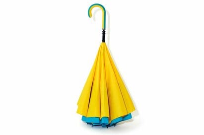 たたんだ時に水滴がつかない、驚きのアイデア傘！雨の日が楽しくなる「おしゃれレイングッズ」5つ