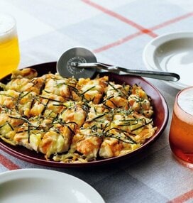 カリカリ食感の「タラモピザ」。鶏胸を使うから安くてヘルシー