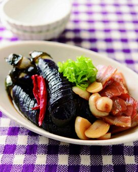 ニンニクでパワーチャージ！ご飯がすすむコクうまナスの煮物