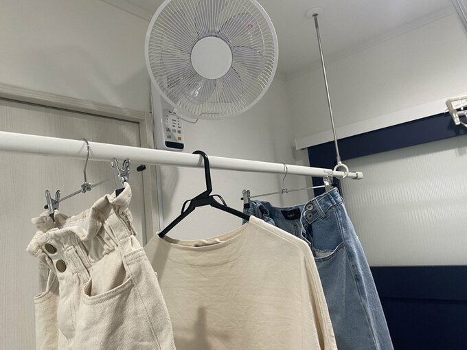 厚手の洗濯物の乾きを助ける扇風機