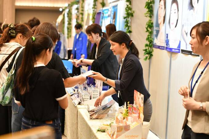 話題の商品を体験できるコーナーも