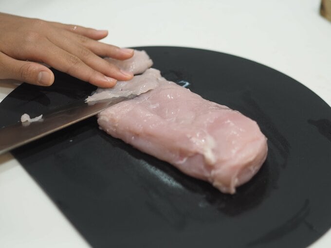 鶏肉は削ぎ切りにする