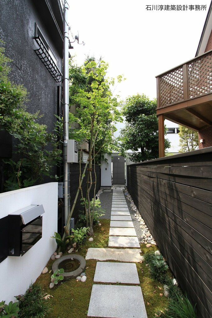 敷地は間口2.0mで旗竿敷地