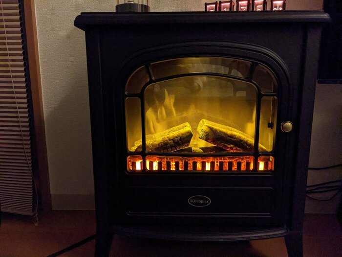 Dimplex社の電気暖炉で上質な冬の時間を。リアルすぎる炎に癒やされた 