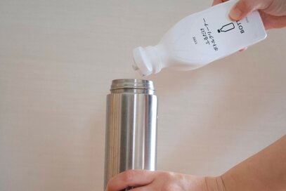 ”水筒洗い”のストレスを解消した「カインズ」の逸品。水と一緒に入れて振るだけで水筒がキレイに