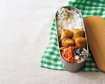 ご飯がすすむ「厚揚げの肉巻き弁当」。甘辛味でもっちりおいしい
