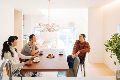 家好き芸人・アンガールズ田中さん「真四角の窓がいっぱい、建坪16坪の家」へ