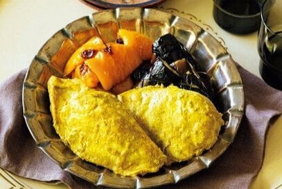 鶏胸肉でやわらか「タンドリーチキン」のレシピ。カレー味が食欲をそそる