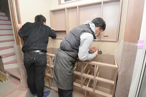 洗面台と収納の取り付け工事