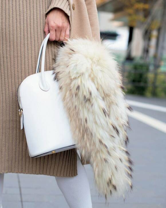 ファーがついたバッグ