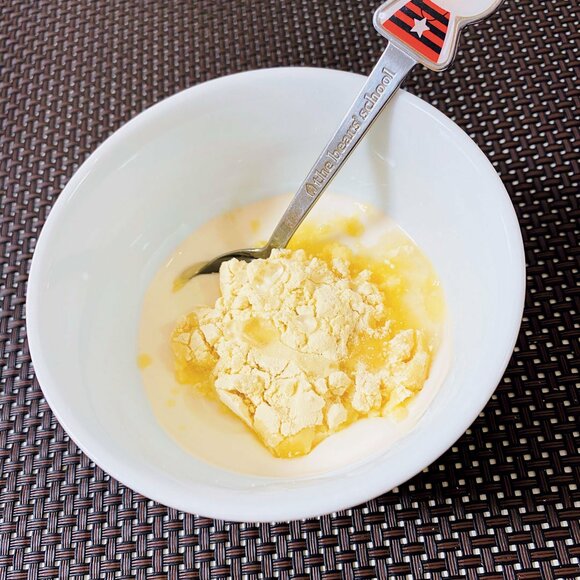 おからパウダー入りヨーグルト