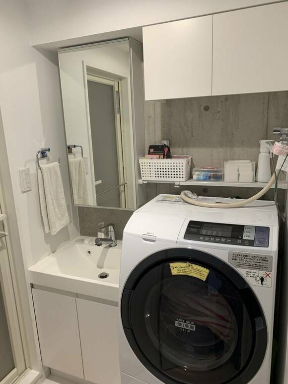 洗濯機の上につっぱりフラットスリム棚