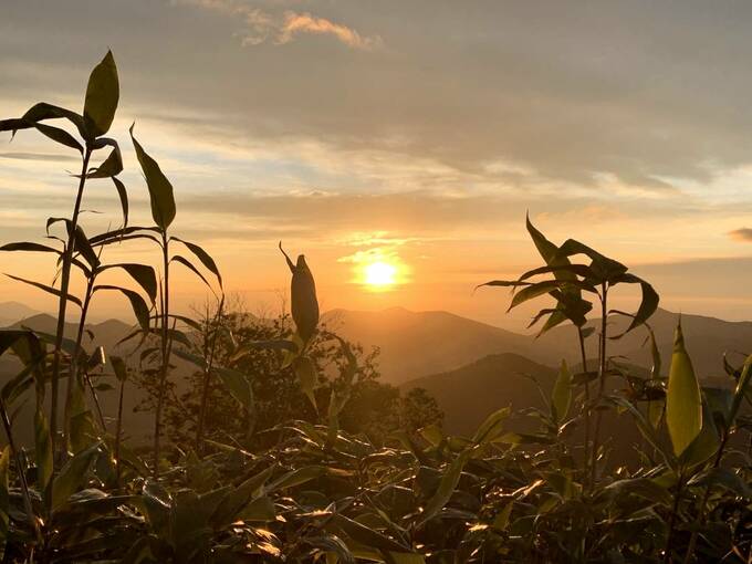 きれいな朝焼け、そして幻想的な雲を拝むことができた