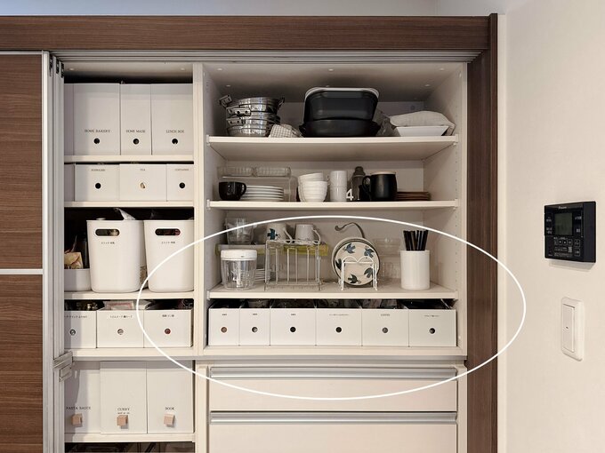 無印良品　ファイルボックスと食器棚