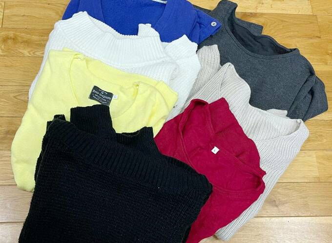 ニットのセーター