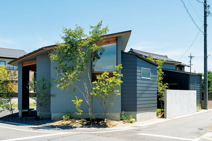 落ち着いた色の外壁