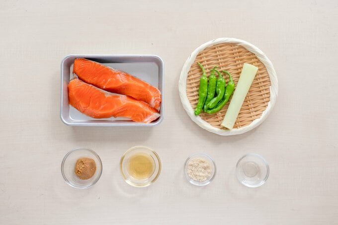 鮭のネギみそ焼き 材料