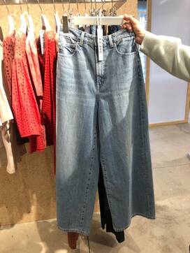 春のGU最旬デニム！股上が深く、太めシルエットが買い