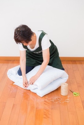 収納力が3倍！「敷き布団を小さく収納するワザ」をプロが解説
