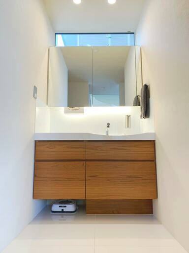 洗面台の下をロボット掃除機の定位置に