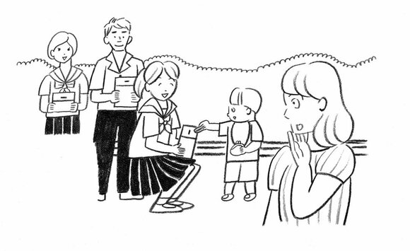 財布を下げてお散歩していた幼い息子。ある日、思いがけない行動に出て…