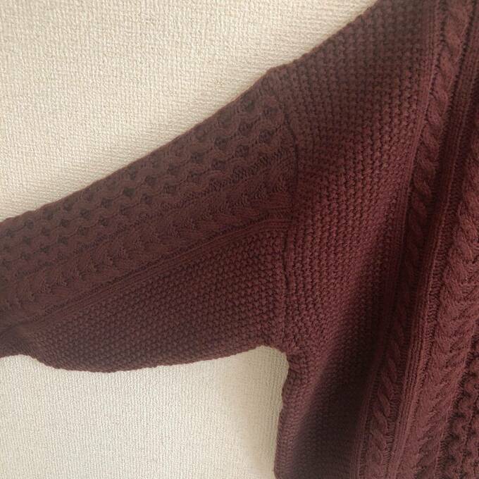 袖までケーブル編み