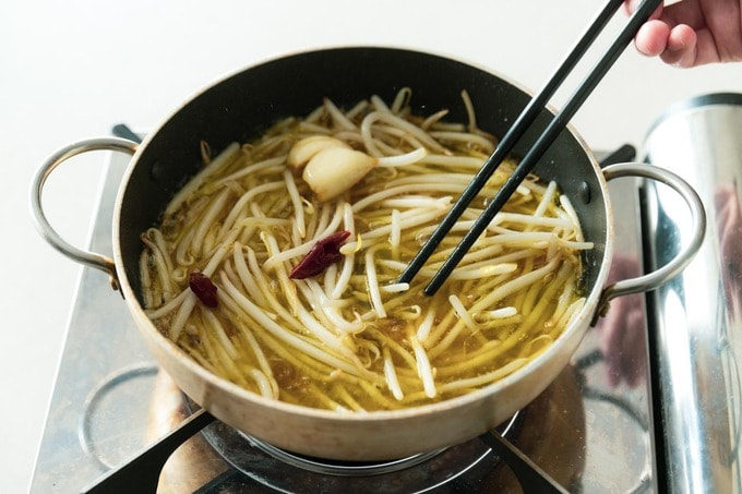 モヤシを煮る