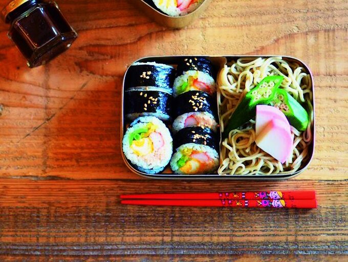 のり巻きとそば弁当