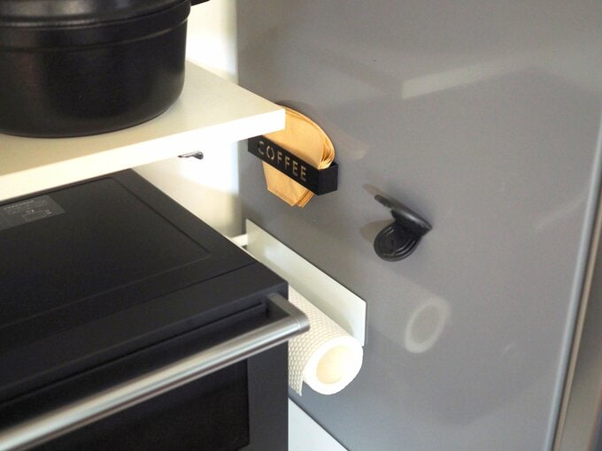 冷蔵庫にくっつく