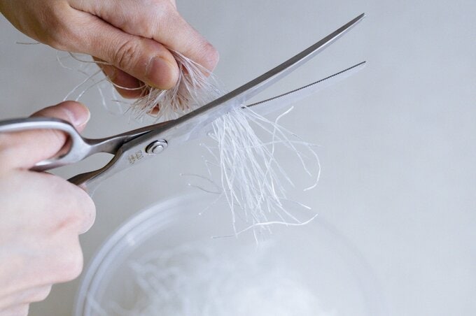 はるさめを切る