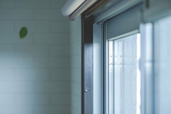 二重サッシにリノベー ション。防音、断熱効果で 電気代節約にもなりました。