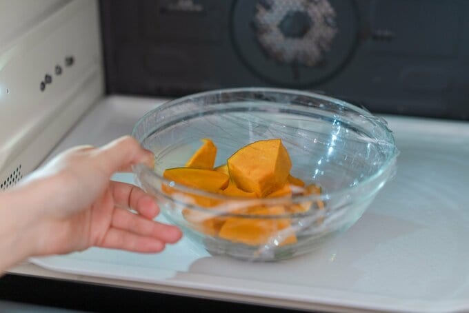 カボチャを加熱している様子