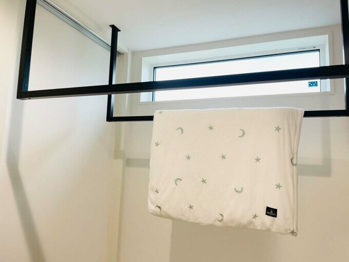 子ども用布団を干している様子