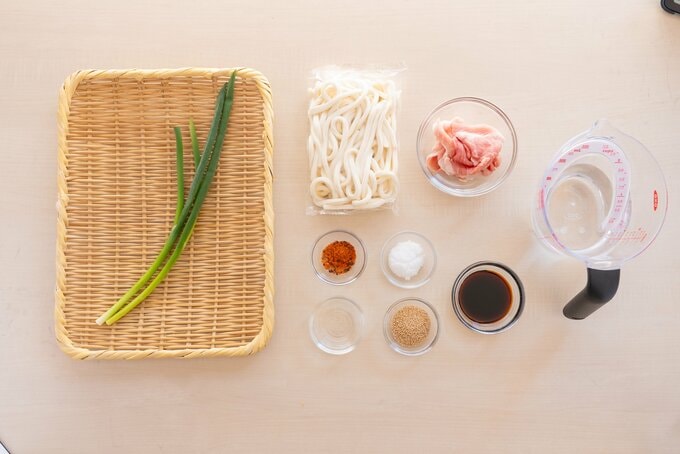 豚ネギうどんの材料