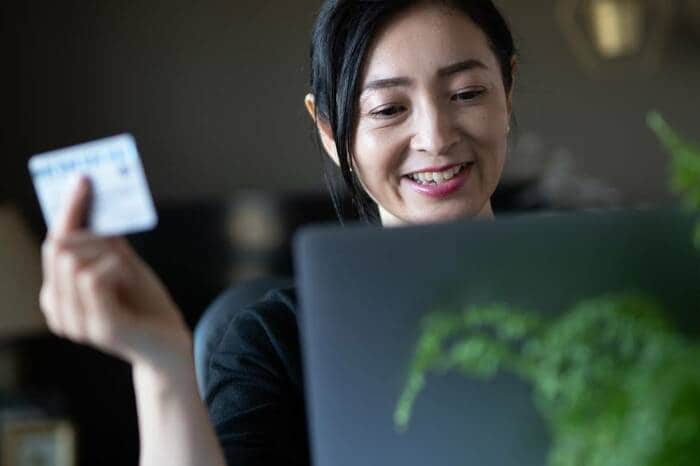 在庫あとわずか」「1時間限定セール」。そのネット通販、だまされてる