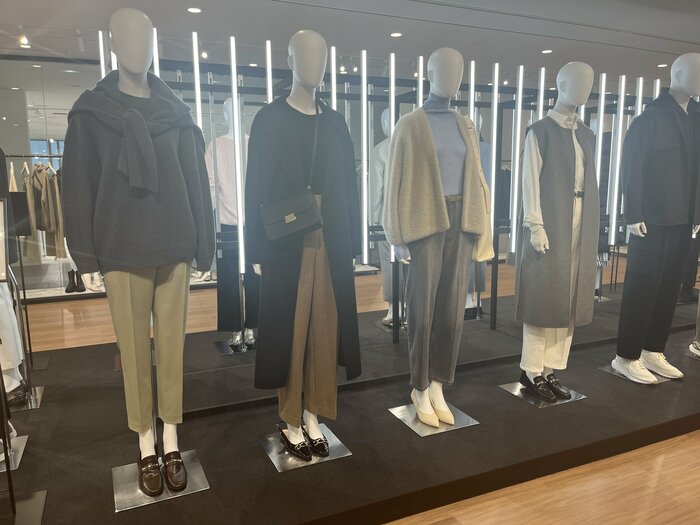 40代、「PLST（プラステ）」の気になる秋冬アイテム。名品美脚パンツの