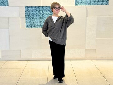 50代は「リブニットスカート」であか抜ける。着まわし力抜群でクローゼットの主力に