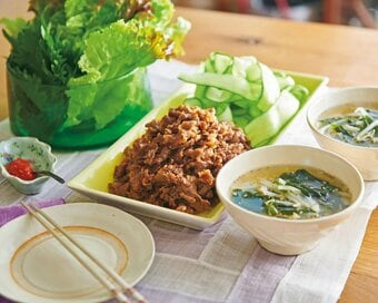 牛肉のレタス巻きとスープの献立。ラクちん＆素早いのにおいしい！