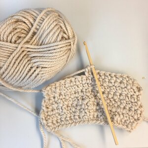 そんなエコたわしは、アクリル毛糸とかぎ針があれば自分で簡単につくれます