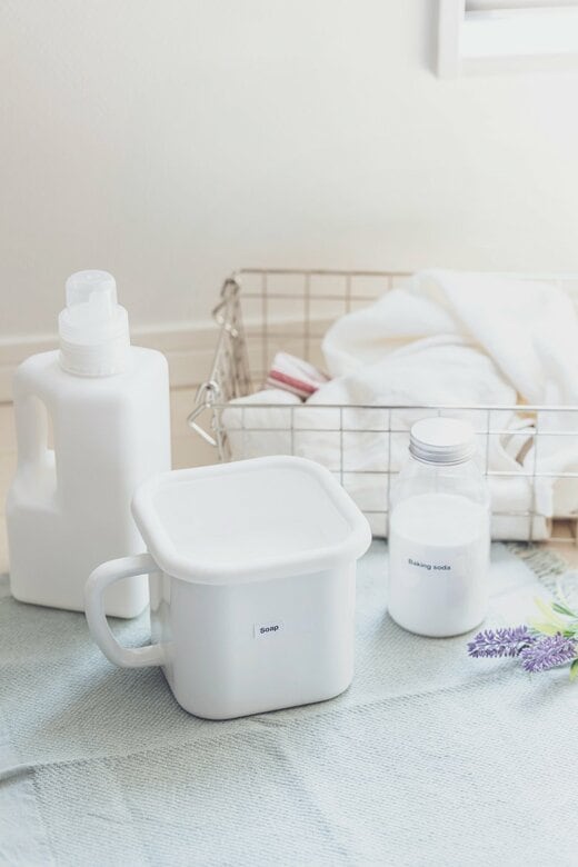 洗剤を入れた容器