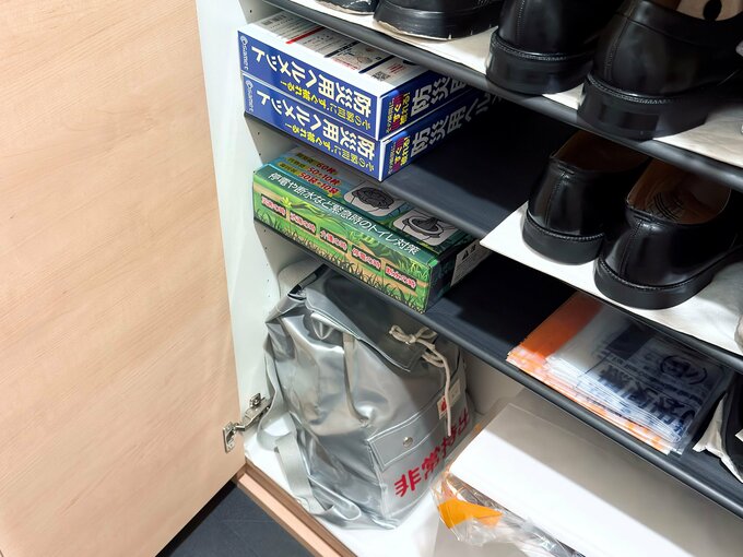玄関の防災グッズ