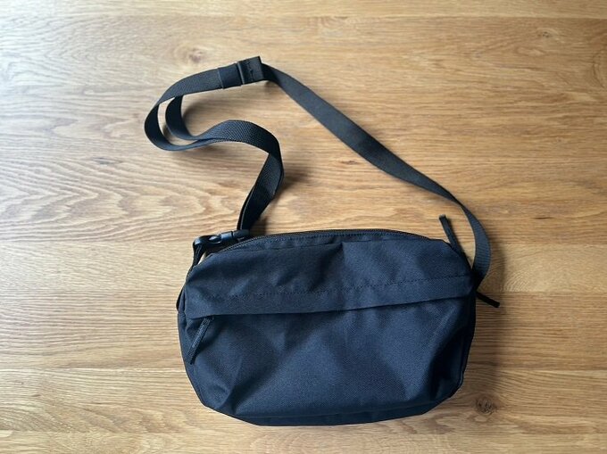 無印良品のショルダーバッグ