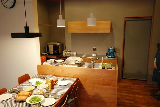 コンパクトな吊り戸棚を設置したお宅