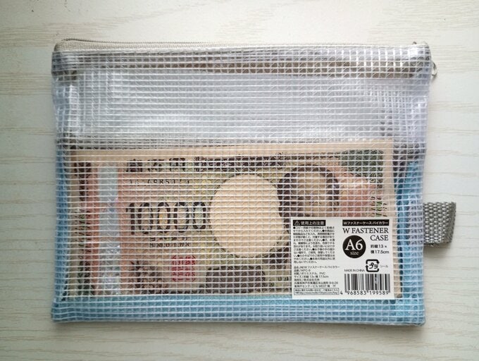 裏面から見たところ。半透明で残金がわかりやすいメリットも