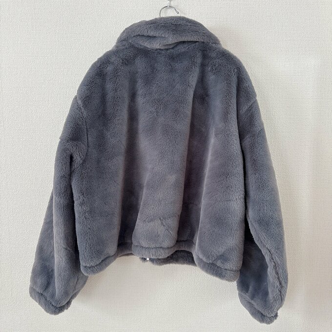 フラッフィーブルゾンのうしろ