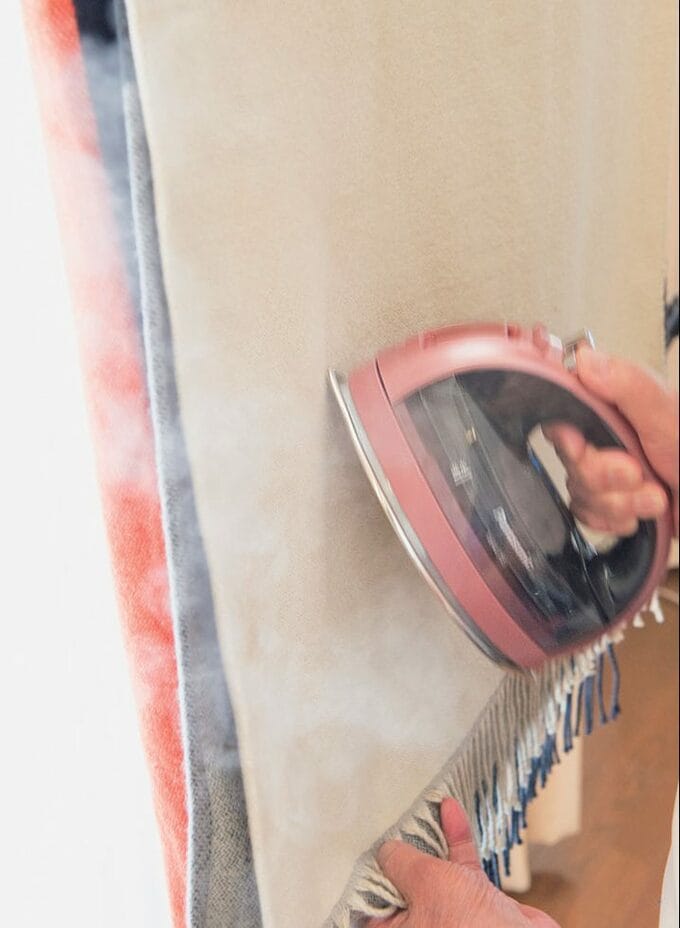 アイロンは浮かしながら