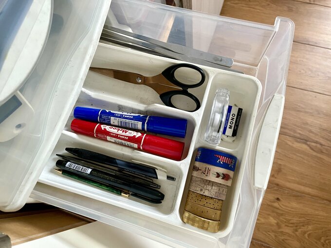 文房具が入った引き出し